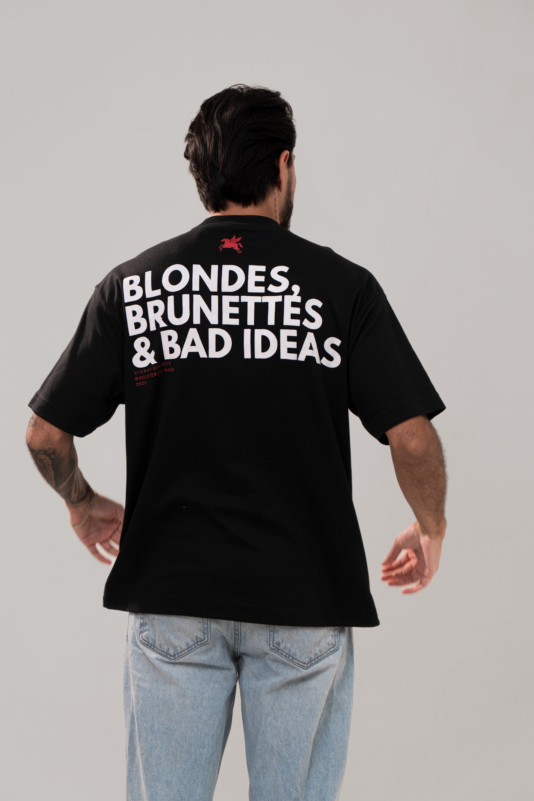 BLONDES, BRUNETTES & BAD IDEAS